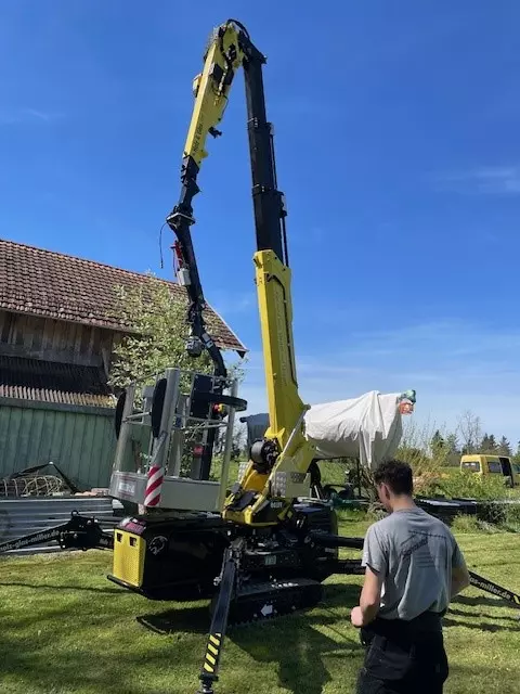 Dachsanierung mit unserem Kran, Holz Glas Miller in Sigmarszell am Bodensee